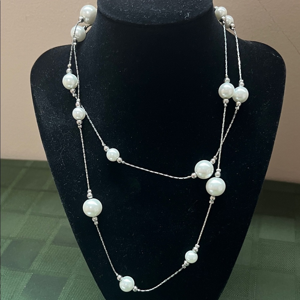 Vintage Silver color and White Pearl Necklace